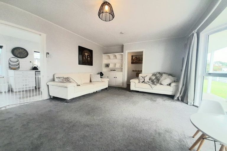 Photo of property in 28 Apollo Parade, Milson, Palmerston North, 4414