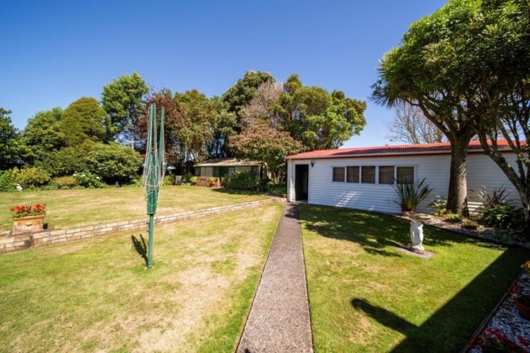 Photo of property in 37 Flint Road West, Stratford, 4332