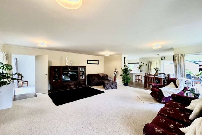 Photo of property in 90 Victoria Street, Coromandel, 3506