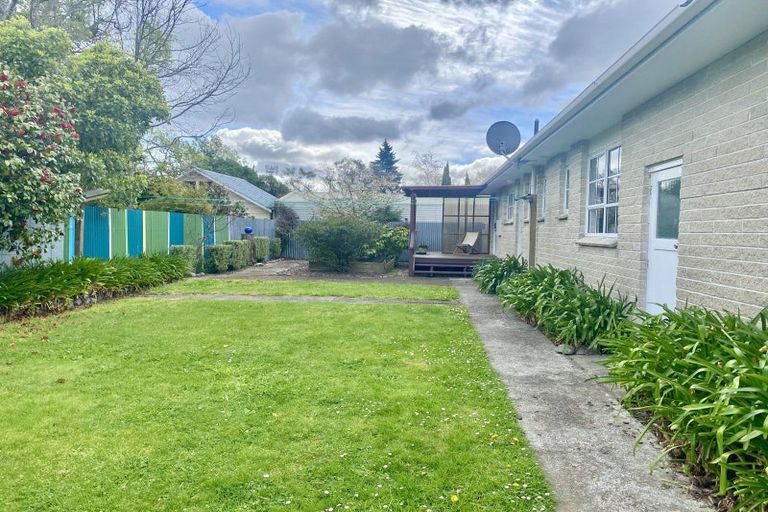 Photo of property in 14 Papawai Road, Greytown, 5712