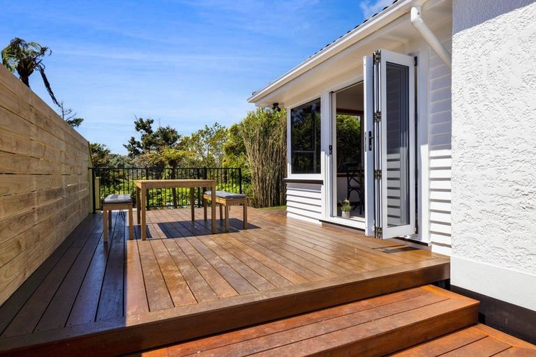 Photo of property in 137/1b Seaview Road, Westown, New Plymouth, 4310