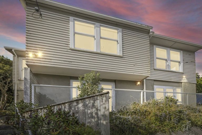 Photo of property in 19 Sidlaw Street, Strathmore Park, Wellington, 6022