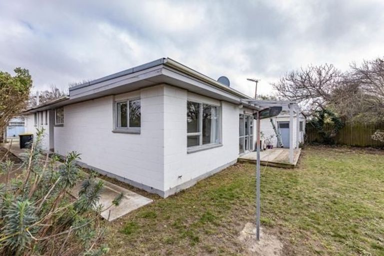Photo of property in 32 Woodgrove Avenue, North New Brighton, Christchurch, 8083