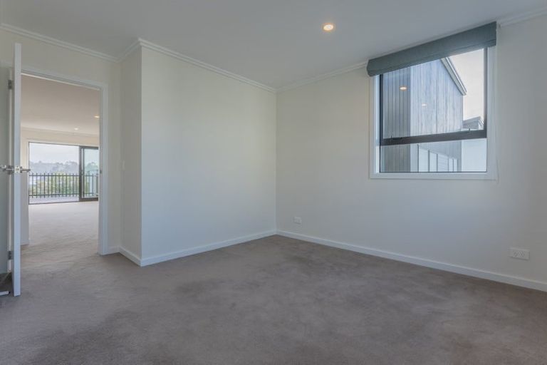Photo of property in 28 Marine Parade, Hobsonville, Auckland, 0616