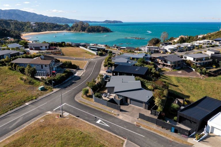 Photo of property in 1 Tarepa Court, Kaiteriteri, Motueka, 7197