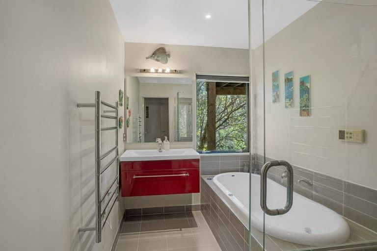 Photo of property in 2/63 Rawene Road, Birkenhead, Auckland, 0626