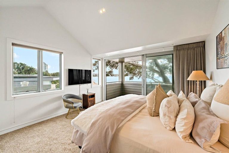 Photo of property in 43 Clifton Road, Hauraki, Auckland, 0622