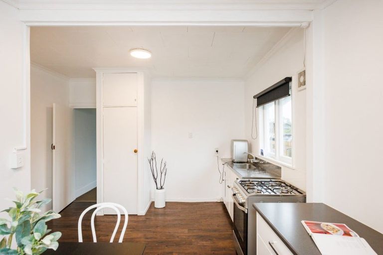 Photo of property in 9 Chelwood Street, Takaro, Palmerston North, 4412