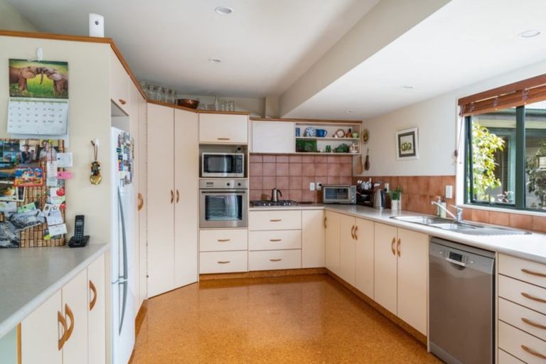 Photo of property in 1 Kips Way, Rangatira Park, Taupo, 3330