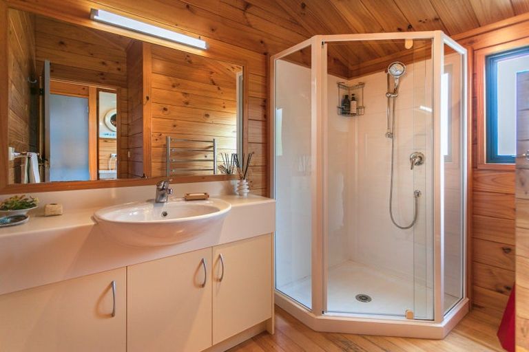 Photo of property in 2 Emmerdale Drive, Hahei, Whitianga, 3591