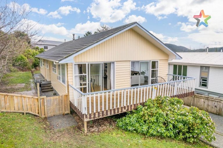 Photo of property in 8 Robson Street, Stokes Valley, Lower Hutt, 5019