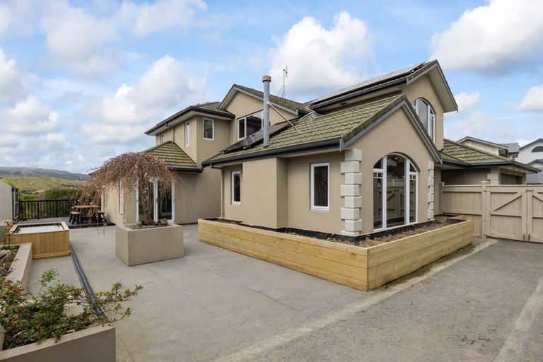 Photo of property in 77 The Masthead, Whitby, Porirua, 5024