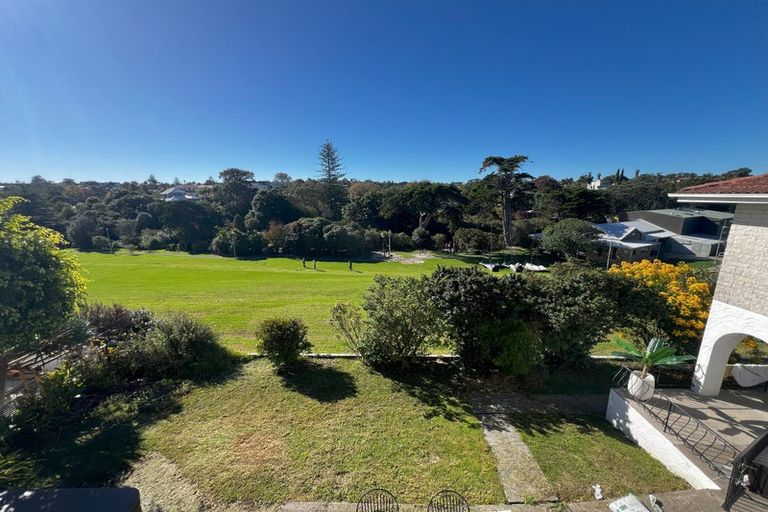 Photo of property in 13 Ellangowan Road, Waiake, Auckland, 0630
