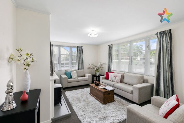 Photo of property in 32 Naenae Road, Naenae, Lower Hutt, 5011