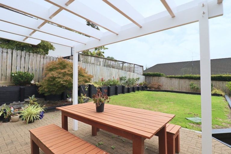 Photo of property in 33 Annalong Road, Dannemora, Auckland, 2016