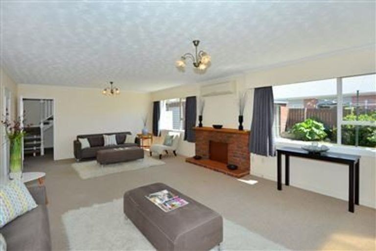 Photo of property in 2/8a Rachel Place, Avonhead, Christchurch, 8042