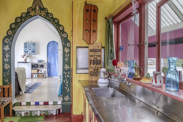 Photo of property in 37 Gillies Crescent, Waimarama, Havelock North, 4294