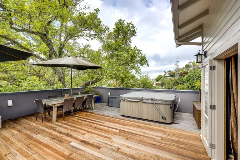 Photo of property in 8 Brewster Street, Bluff Hill, Napier, 4110