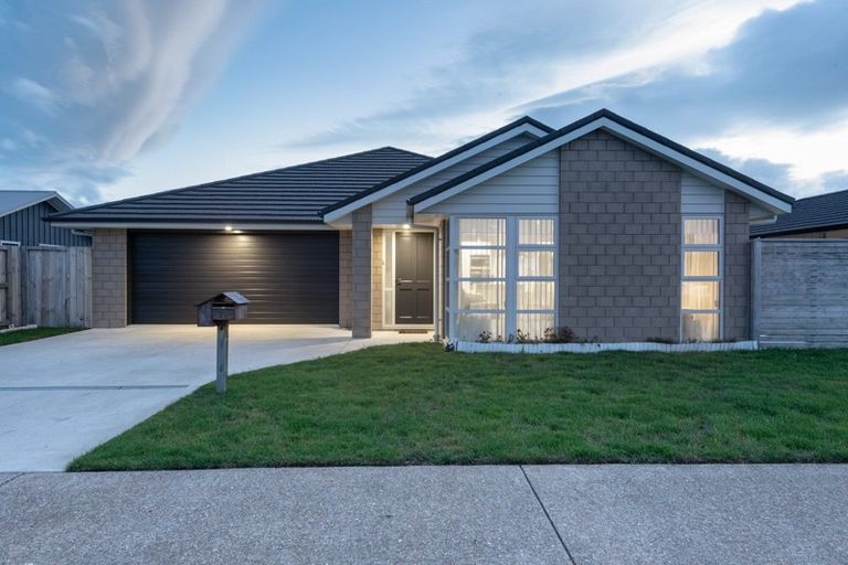 Photo of property in 20 Rotomanu Place, Pyes Pa, Tauranga, 3112