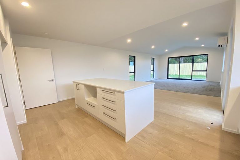 Photo of property in 75 Henshaw Street, Woodend, 7610