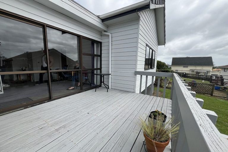 Photo of property in 2/7 Courant Place, Clover Park, Auckland, 2019