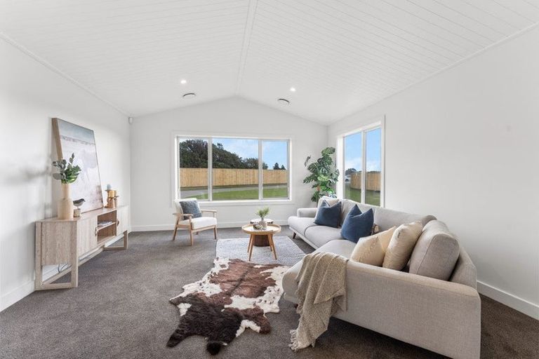 Photo of property in 7 Pihoihoi Close, Waikanae, 5036