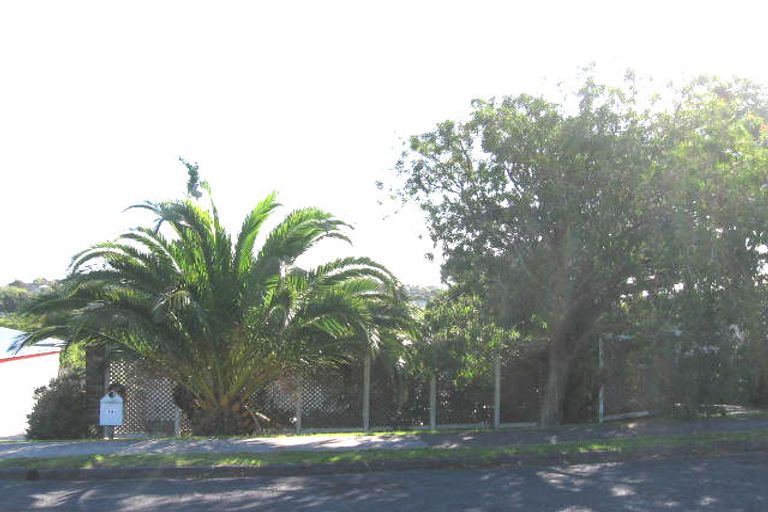 Photo of property in 2/13 Salem Place, Torbay, Auckland, 0630