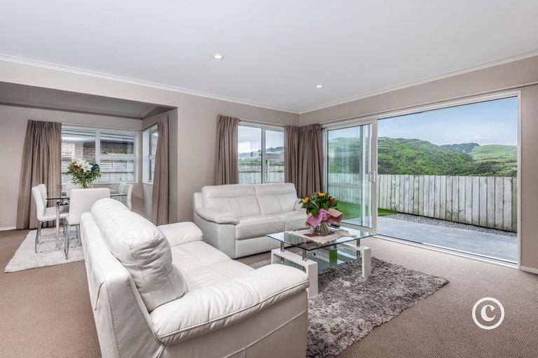 Photo of property in 224 Mark Avenue, Grenada Village, Wellington, 6037