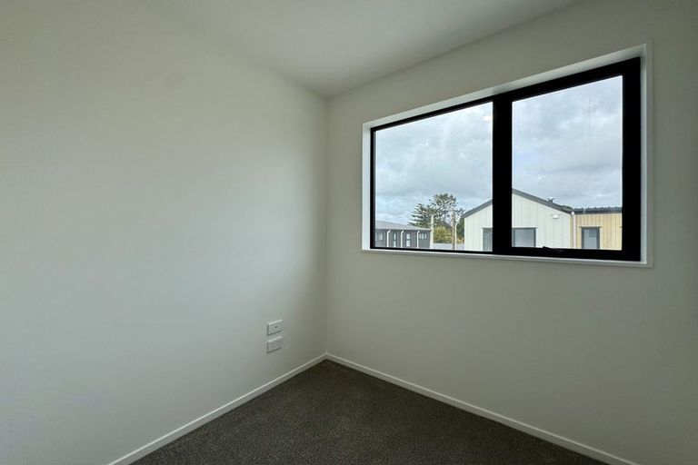 Photo of property in 3/131 Lancaster Road, Beach Haven, Auckland, 0626