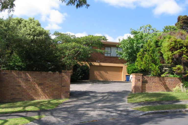 Photo of property in 16 Valdese Rise, Browns Bay, Auckland, 0630