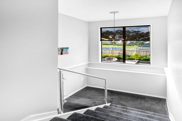 Photo of property in 1/180 Sandspit Road, Shelly Park, Auckland, 2014