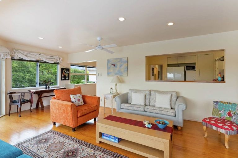 Photo of property in 117 Bradbury Road, Botany Downs, Auckland, 2010