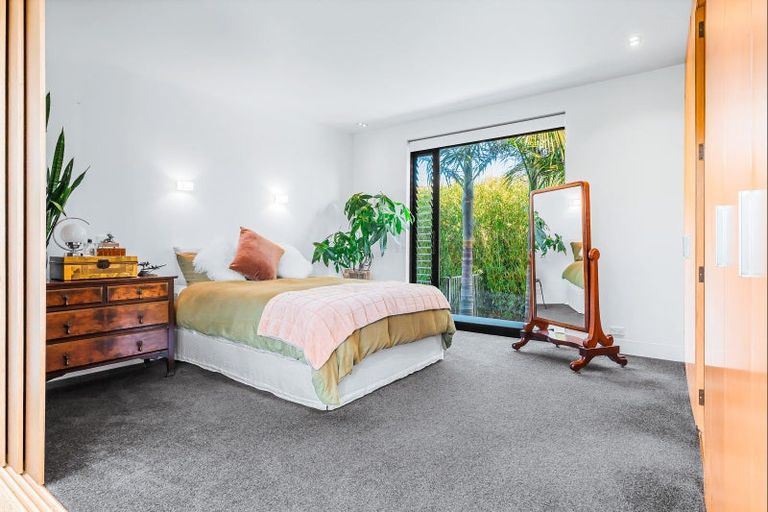 Photo of property in 30 Nihinihi Avenue, Raglan, 3225