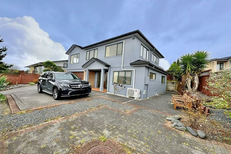 Photo of property in 2b Spencer Road, Pinehill, Auckland, 0632
