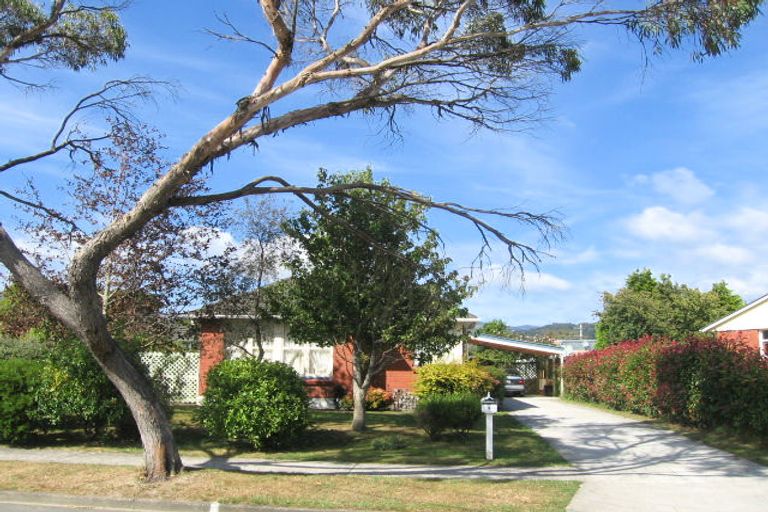 Photo of property in 8 Kea Grove, Elderslea, Upper Hutt, 5018