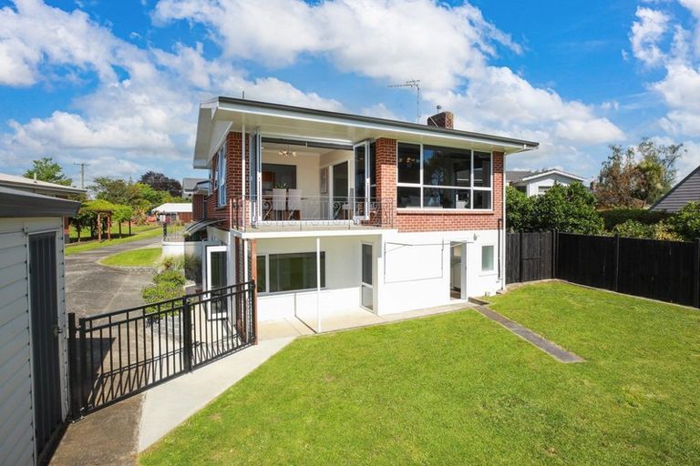 Photo of property in 35 Hillcrest Road, Hillcrest, Hamilton, 3216