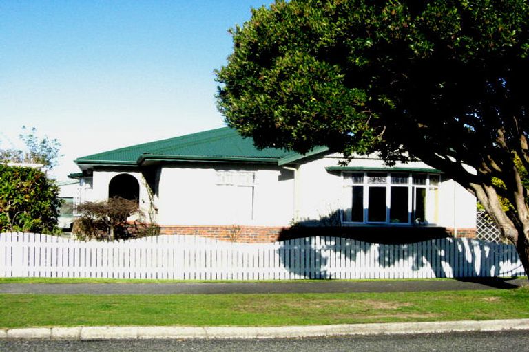 Photo of property in 23 Robertson Street, Richmond, Invercargill, 9810