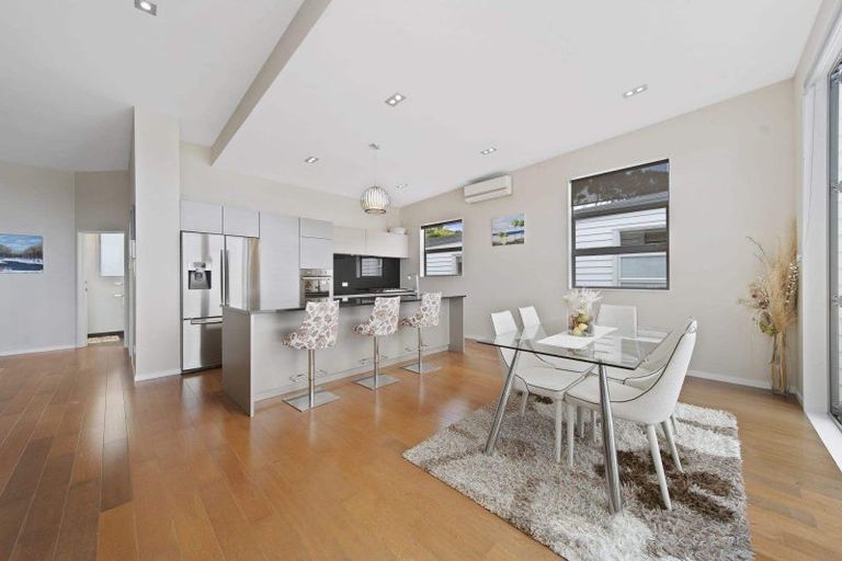 Photo of property in Wilk Heights, 15/8 Wilk Lane, Browns Bay, Auckland, 0630