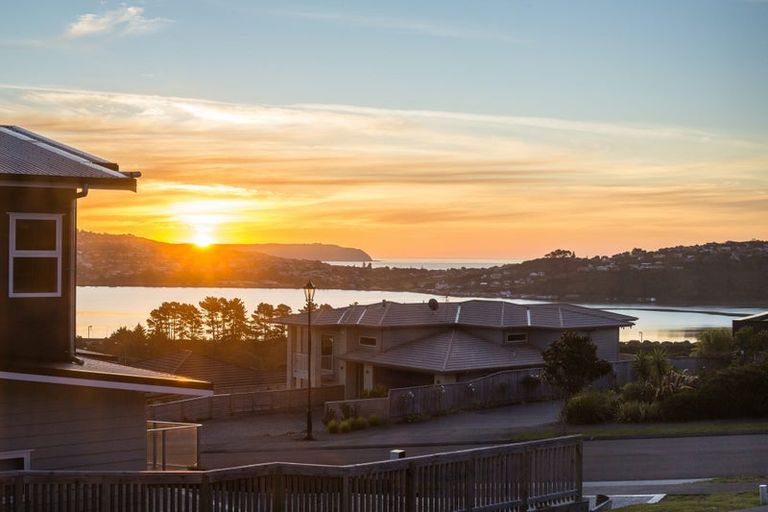 Photo of property in 14 The Fjord, Aotea, Porirua, 5024