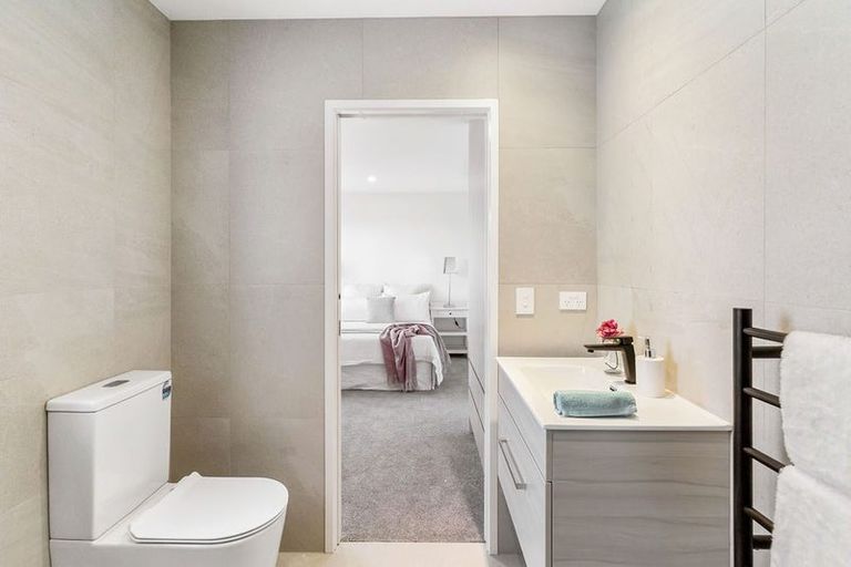 Photo of property in 19a Bradbury Road, Botany Downs, Auckland, 2010