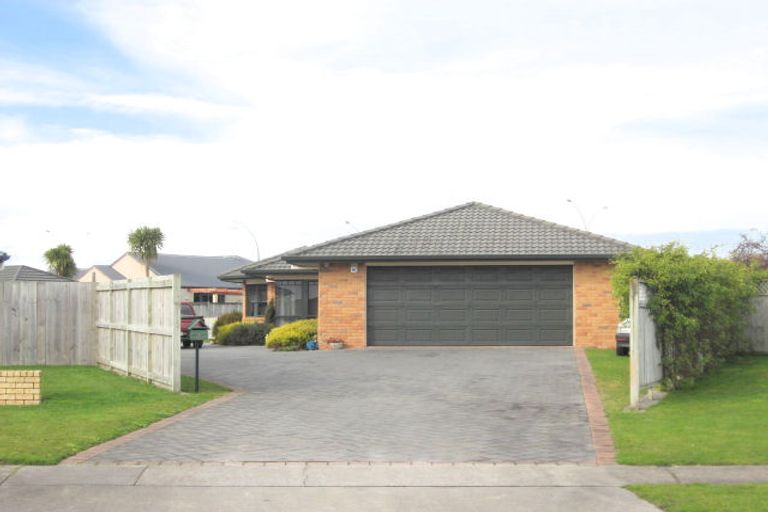 Photo of property in 8 Fencourt Place, Rototuna North, Hamilton, 3210