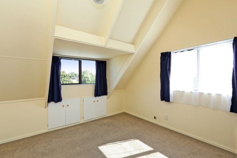 Photo of property in 18 Duckworth Crescent, Greenmeadows, Napier, 4112