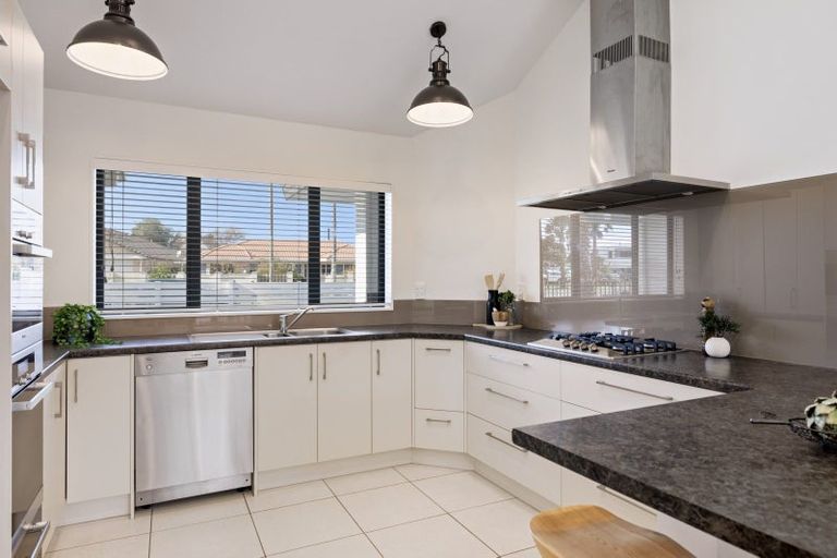 Photo of property in 16 Palm Beach Boulevard, Papamoa Beach, Papamoa, 3118