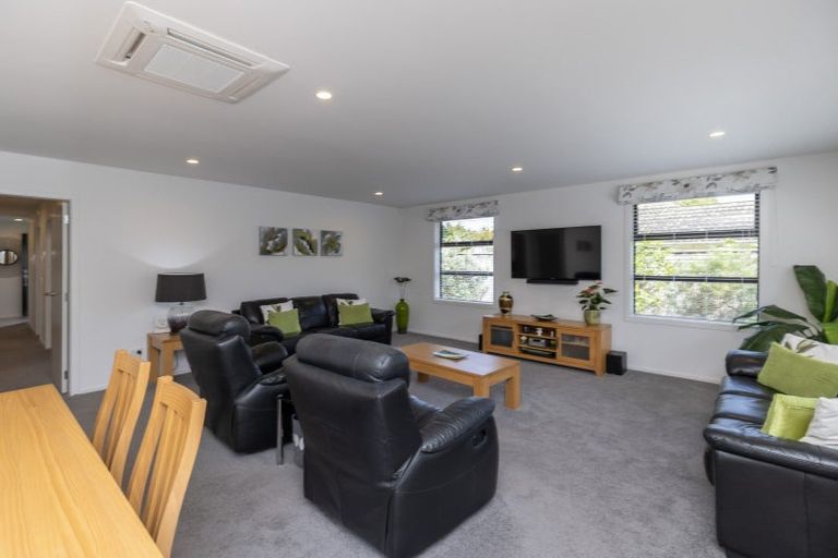 Photo of property in 14 Fiesta Grove, Raumati Beach, Paraparaumu, 5032