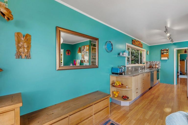 Photo of property in 3a Roys Road, Plimmerton, Porirua, 5026