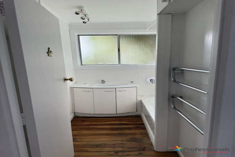 Photo of property in 11a Woodvale Road, Glen Eden, Auckland, 0602