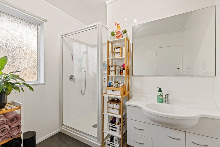 Photo of property in 4 Cargill Place, Frankleigh Park, New Plymouth, 4310