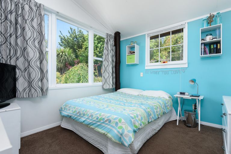 Photo of property in 18a Wade Place, Welcome Bay, Tauranga, 3175