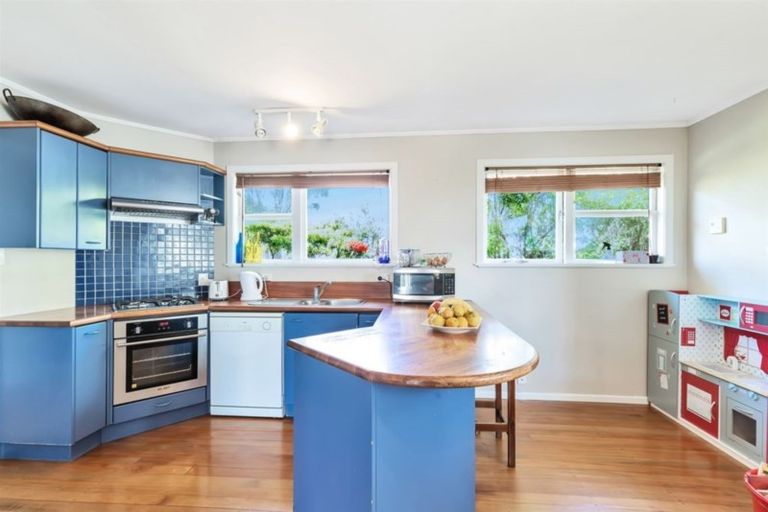 Photo of property in 18 Glenamoy Crescent, Johnsonville, Wellington, 6037