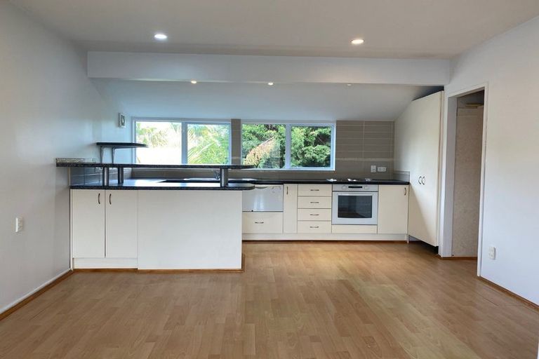 Photo of property in 2/20 Northumberland Avenue, Belmont, Auckland, 0622